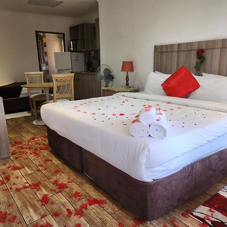 50 Galena Affordable Luxury Aparthotel Roodepoort Exterior photo